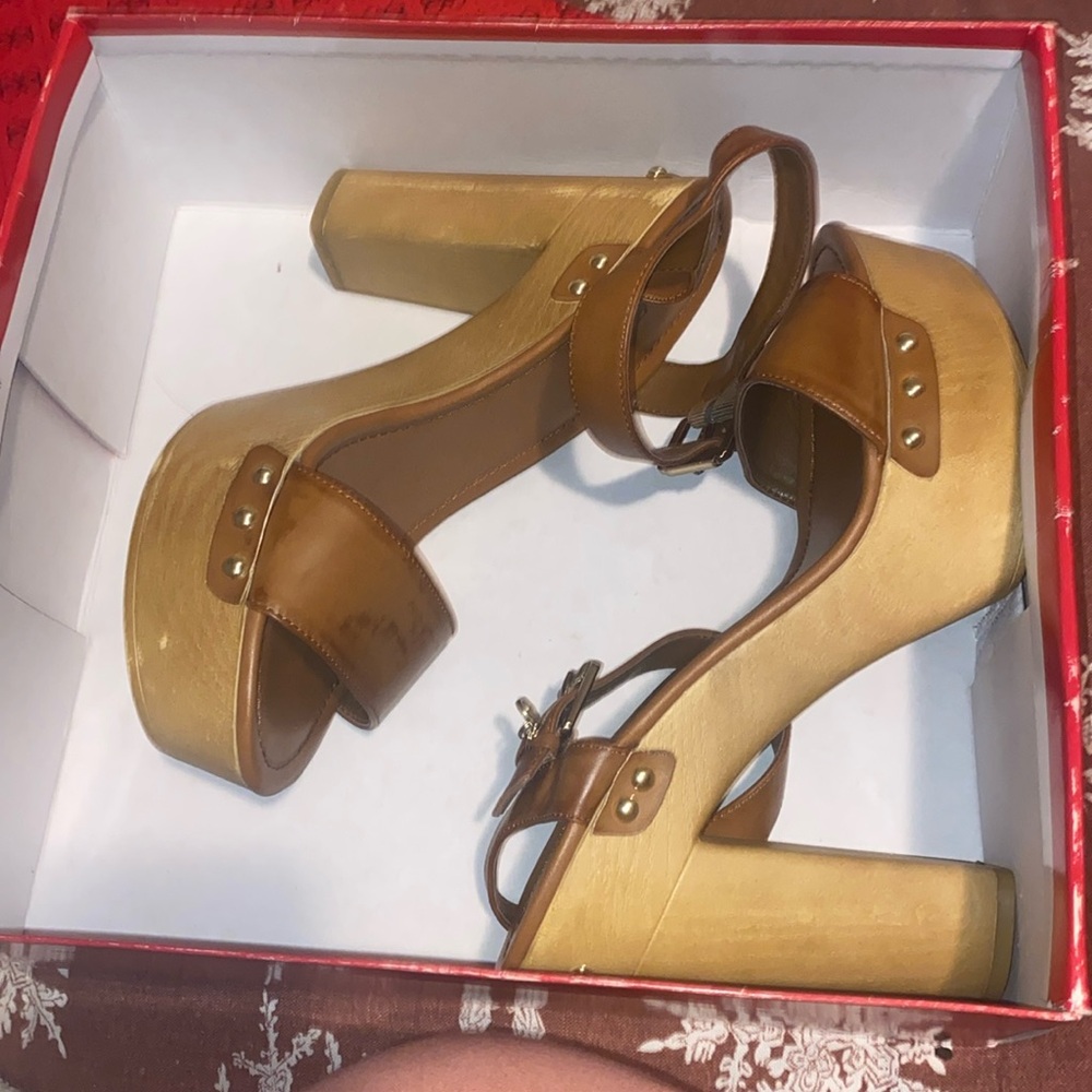 Guess heels size 10 with box and Satchels.